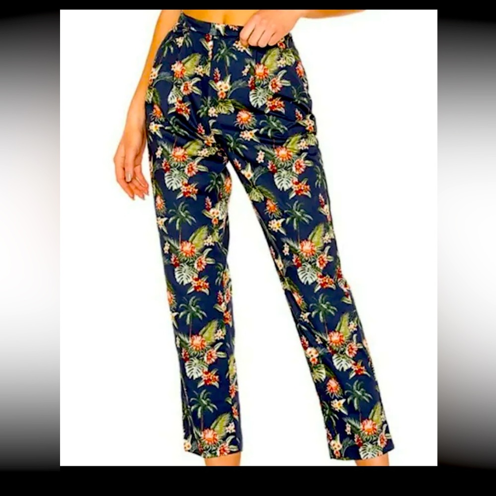 NWT MSRP$150 Revolve Floral Crop Trousers